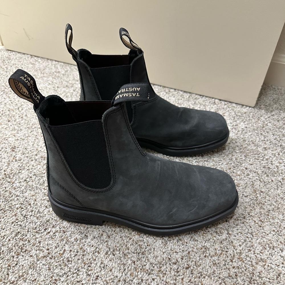 Rustic black blundstone